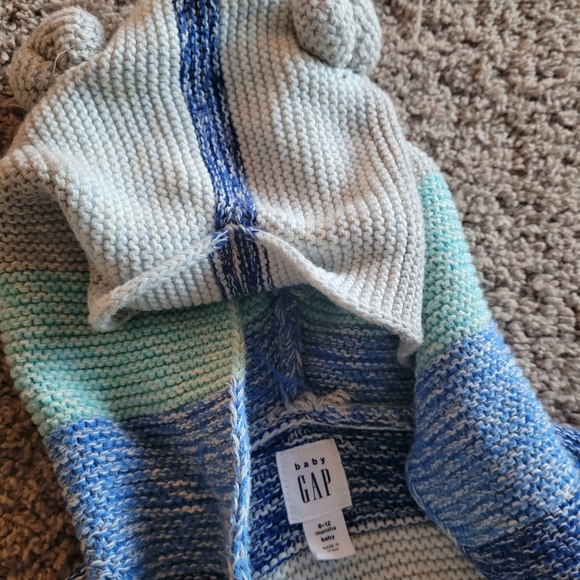 Gap Sweater - Picture 2 of 3